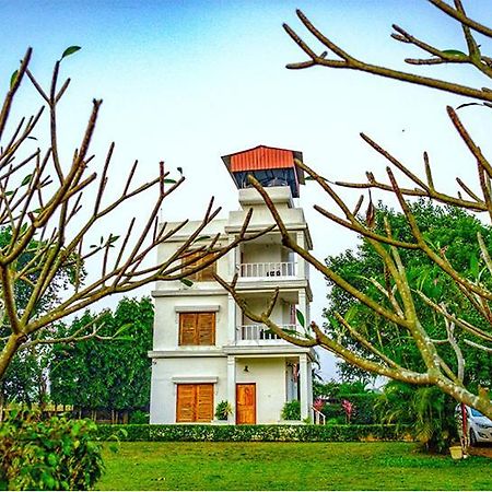 Raktokorobi Karu Gram Hotel Sri Niketan Exterior foto
