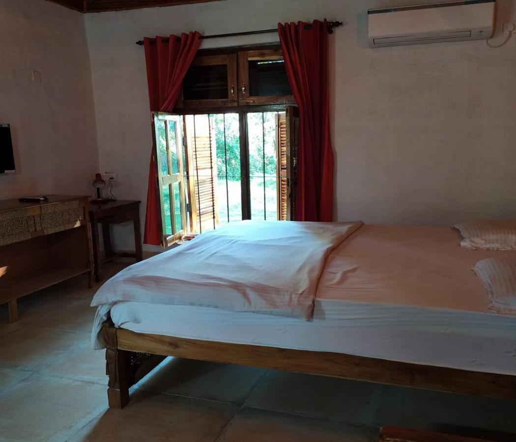 Raktokorobi Karu Gram Hotel Sri Niketan Exterior foto