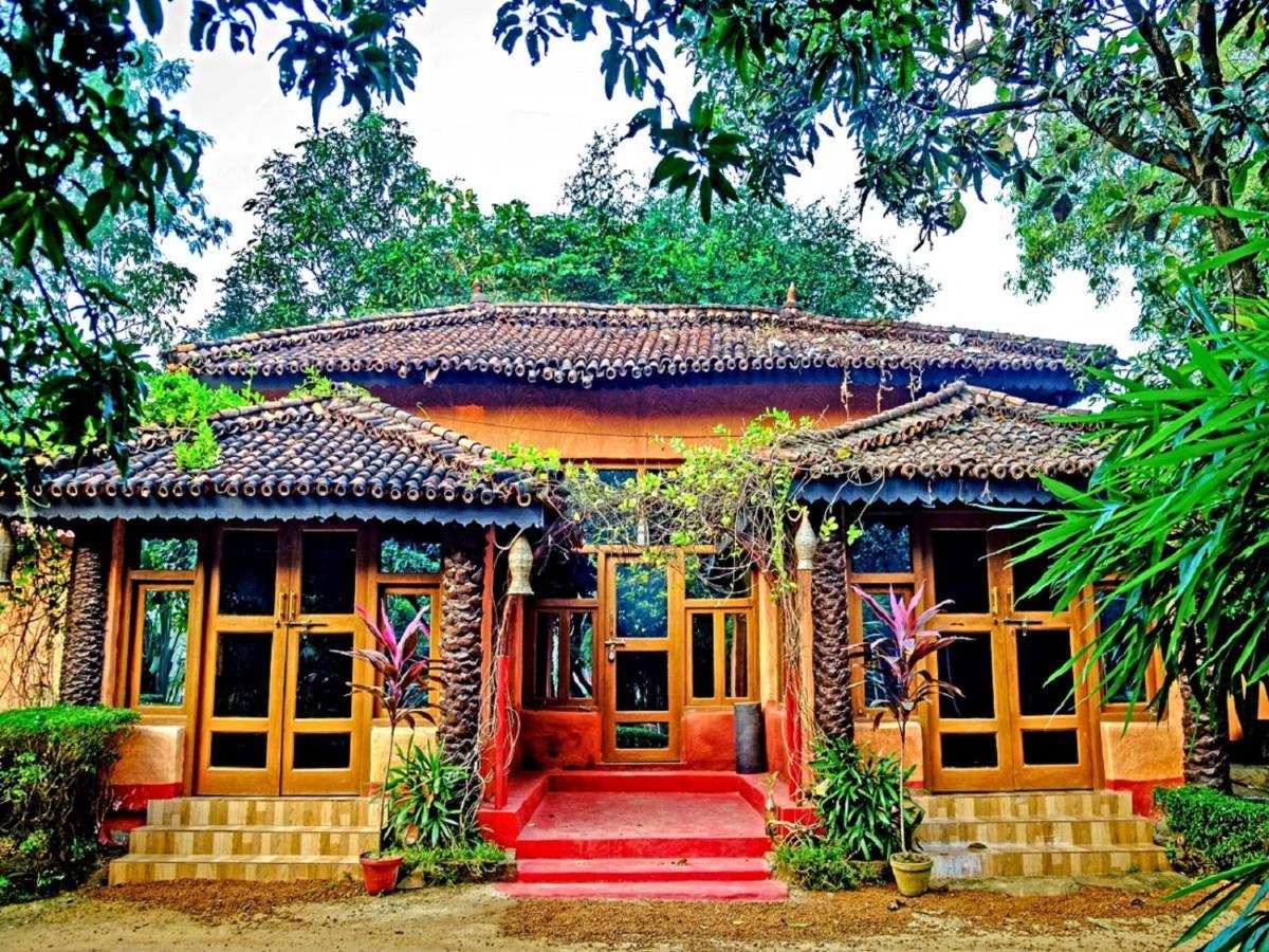 Raktokorobi Karu Gram Hotel Sri Niketan Exterior foto