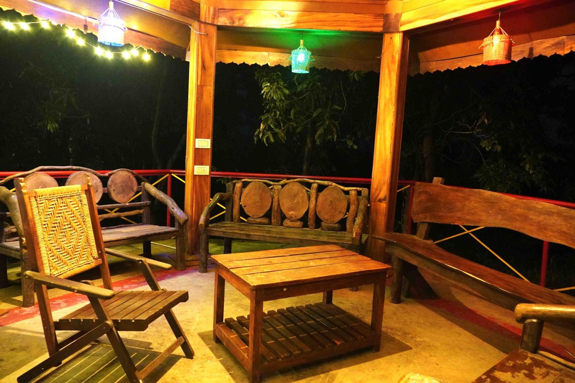 Raktokorobi Karu Gram Hotel Sri Niketan Exterior foto